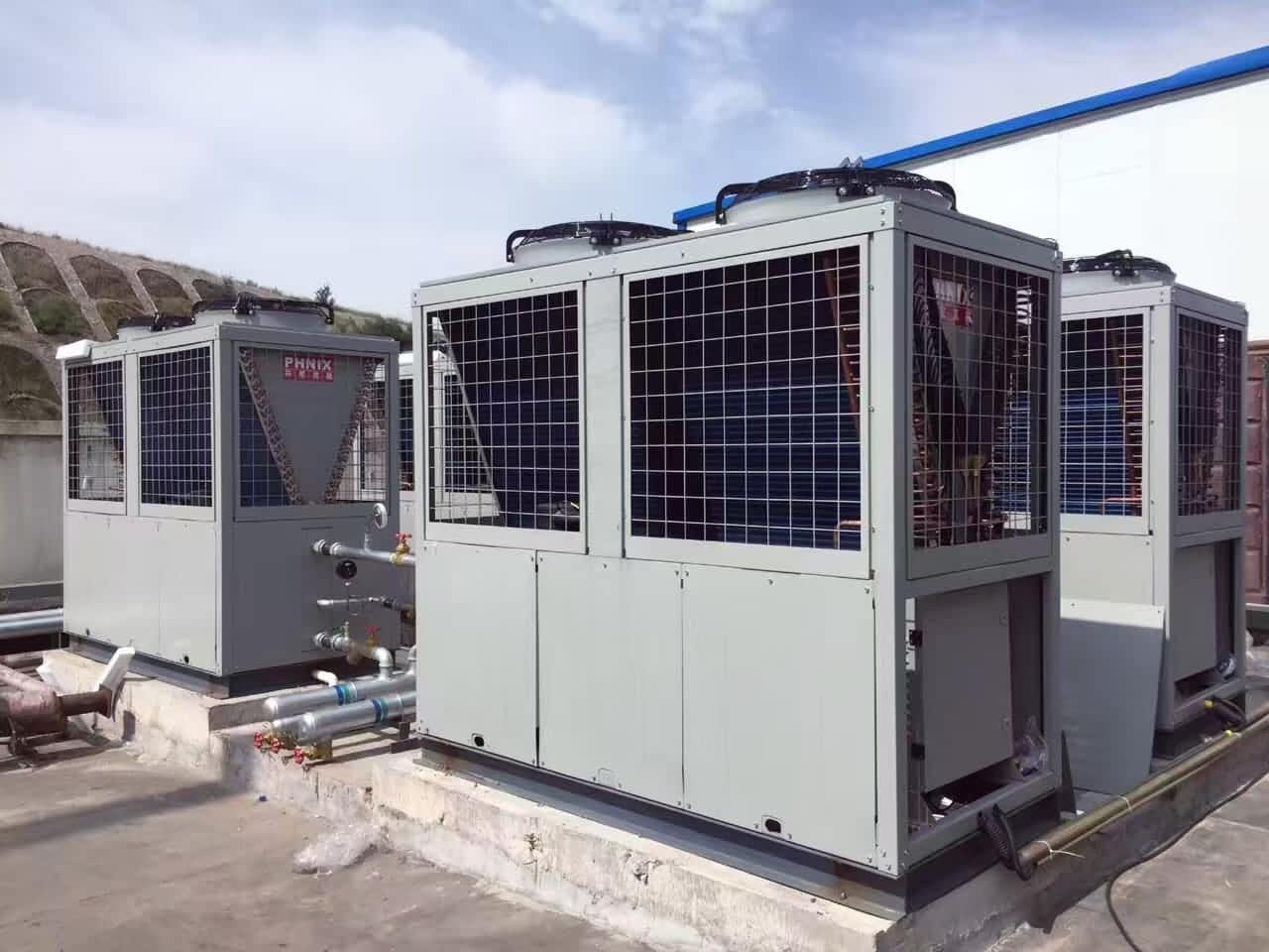 你還在農村燒煤取暖嗎？現在空氣能熱泵供暖很流行，用過之后都說好 